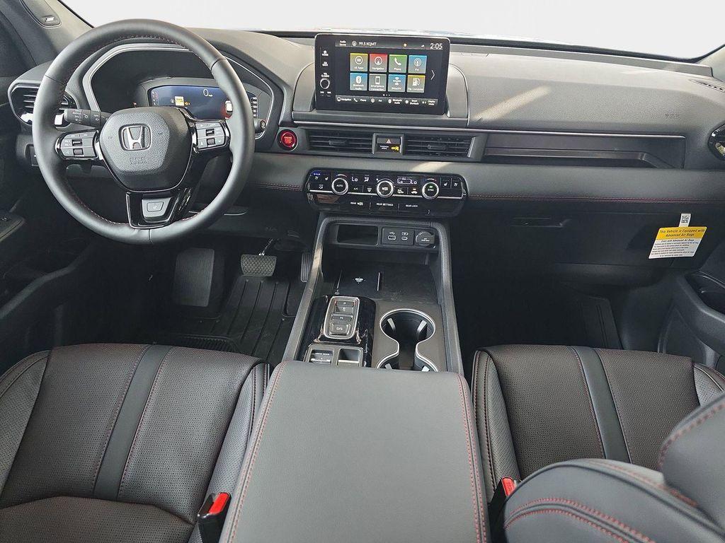 new 2025 Honda Pilot car, priced at $55,635