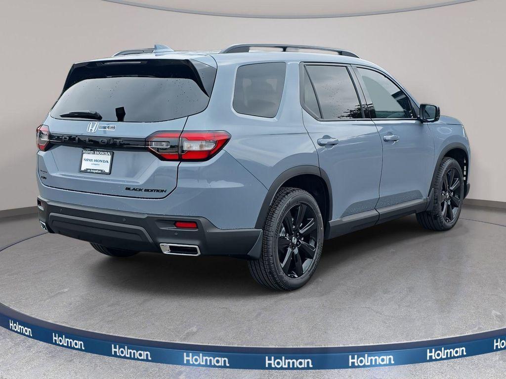 new 2025 Honda Pilot car, priced at $55,635