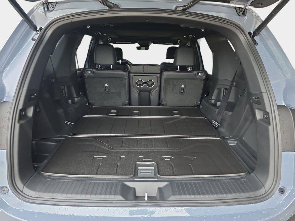 new 2025 Honda Pilot car, priced at $55,635