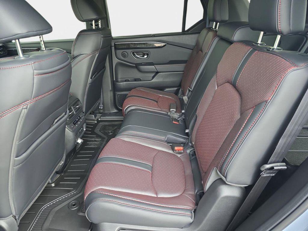 new 2025 Honda Pilot car, priced at $55,635