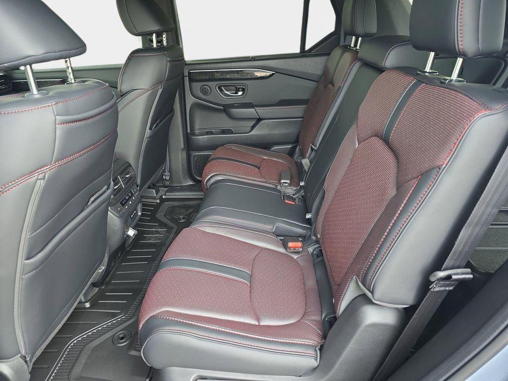 new 2025 Honda Pilot car, priced at $55,635