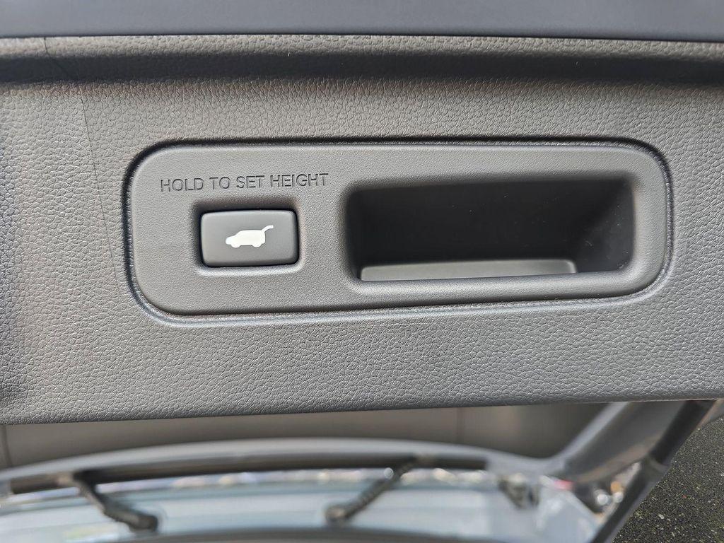new 2025 Honda Pilot car, priced at $54,635
