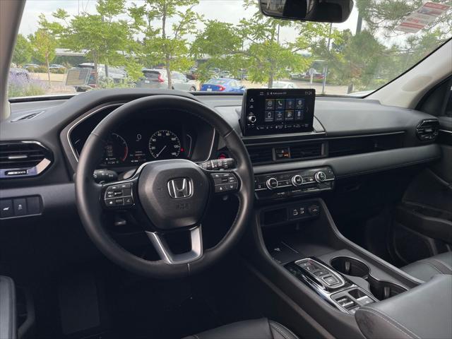 used 2025 Honda Pilot car, priced at $43,789
