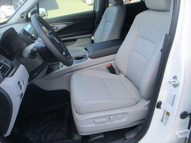 new 2025 Honda Ridgeline car, priced at $42,452