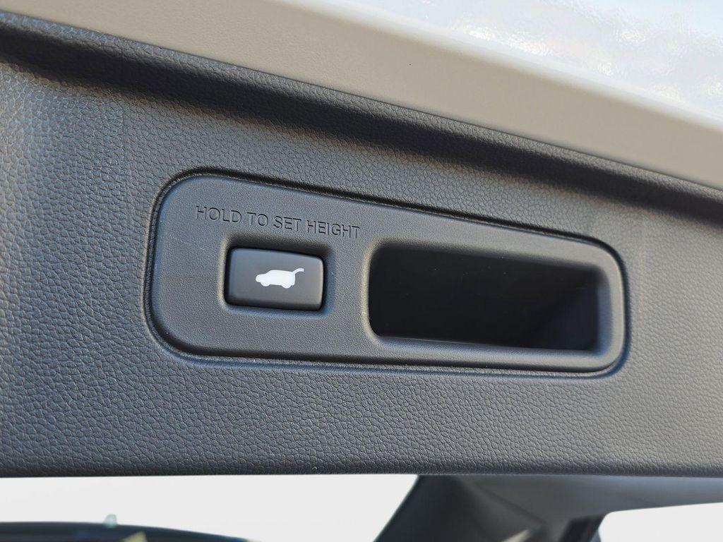 new 2025 Honda Pilot car, priced at $55,030