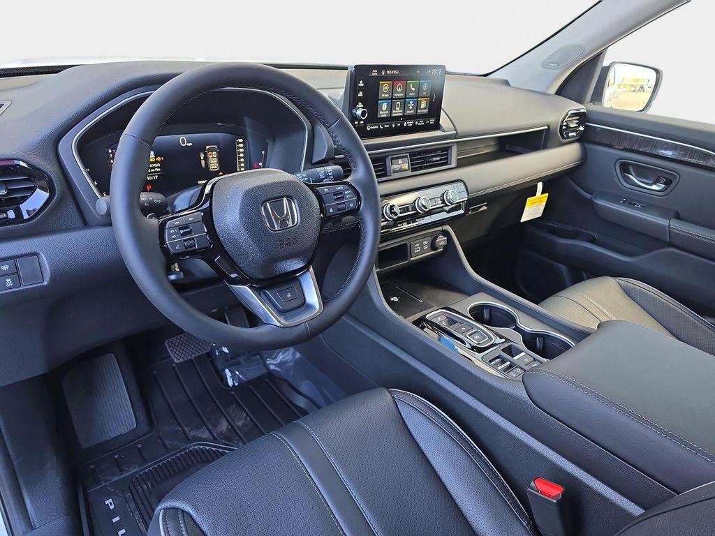 new 2025 Honda Pilot car, priced at $55,030