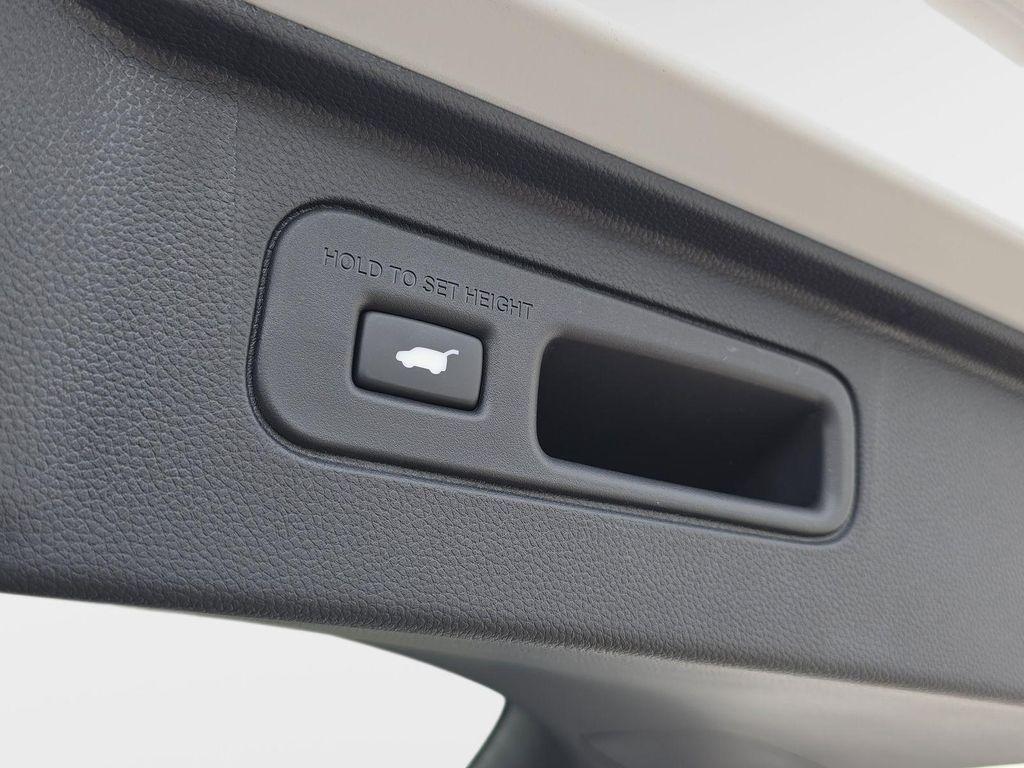 new 2025 Honda Pilot car, priced at $49,055