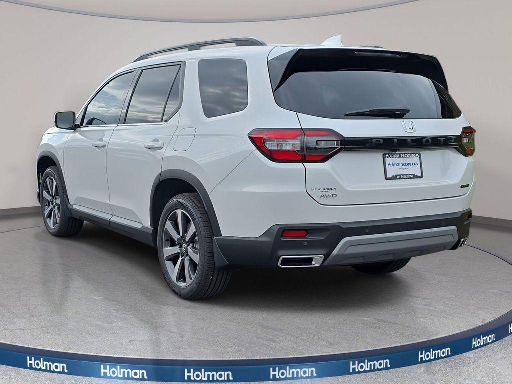 new 2025 Honda Pilot car, priced at $49,055
