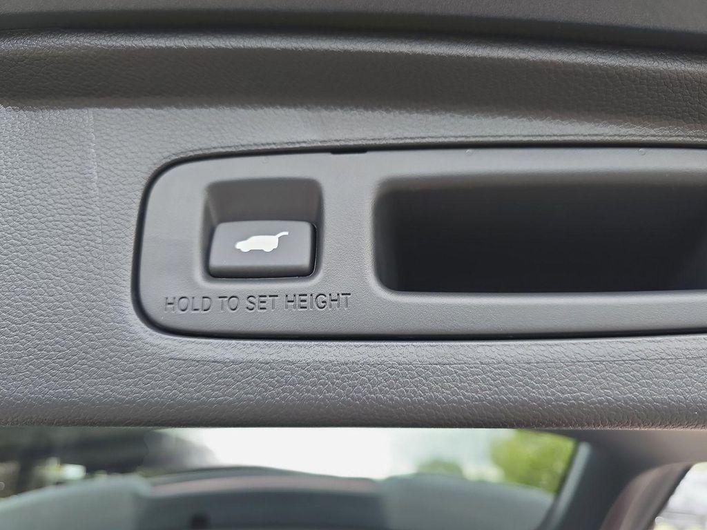 new 2026 Honda CR-V Hybrid car, priced at $39,910