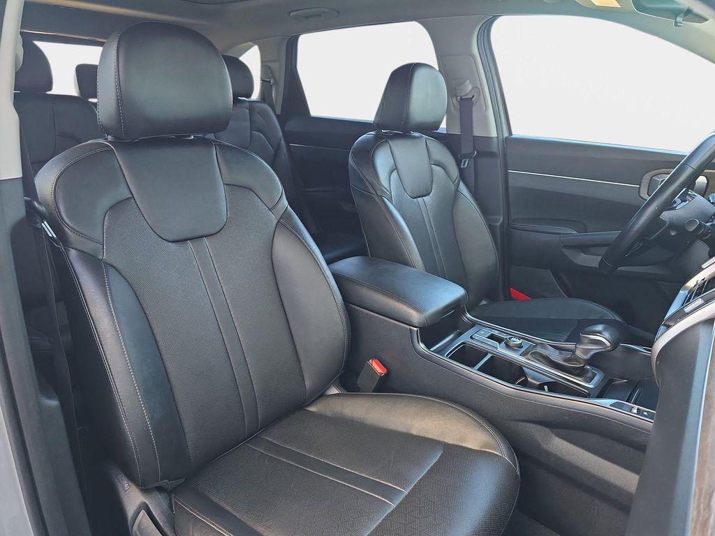 used 2022 Kia Sorento car, priced at $25,340