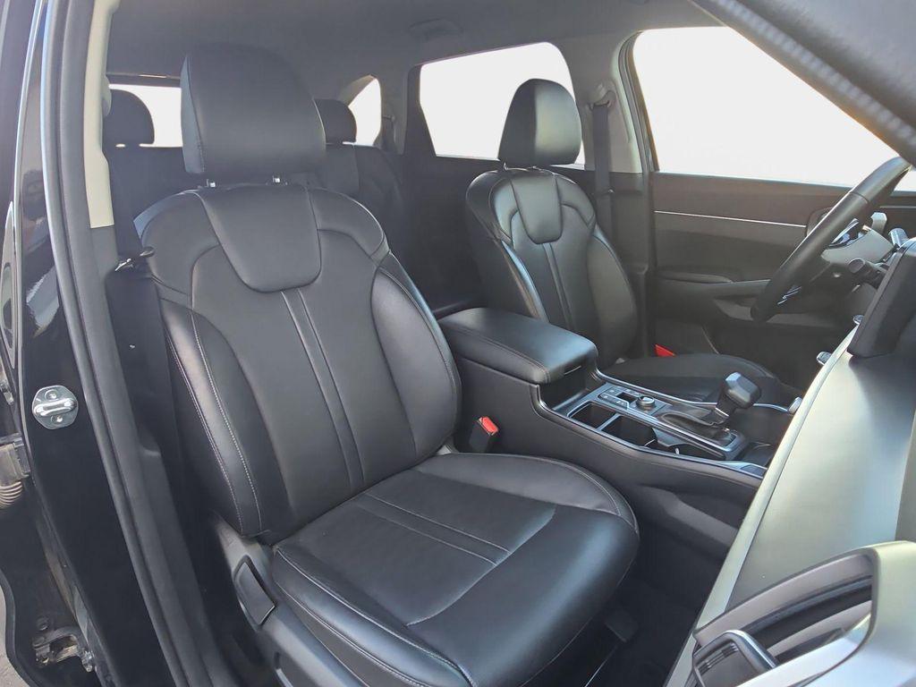 used 2024 Kia Sorento car, priced at $27,991