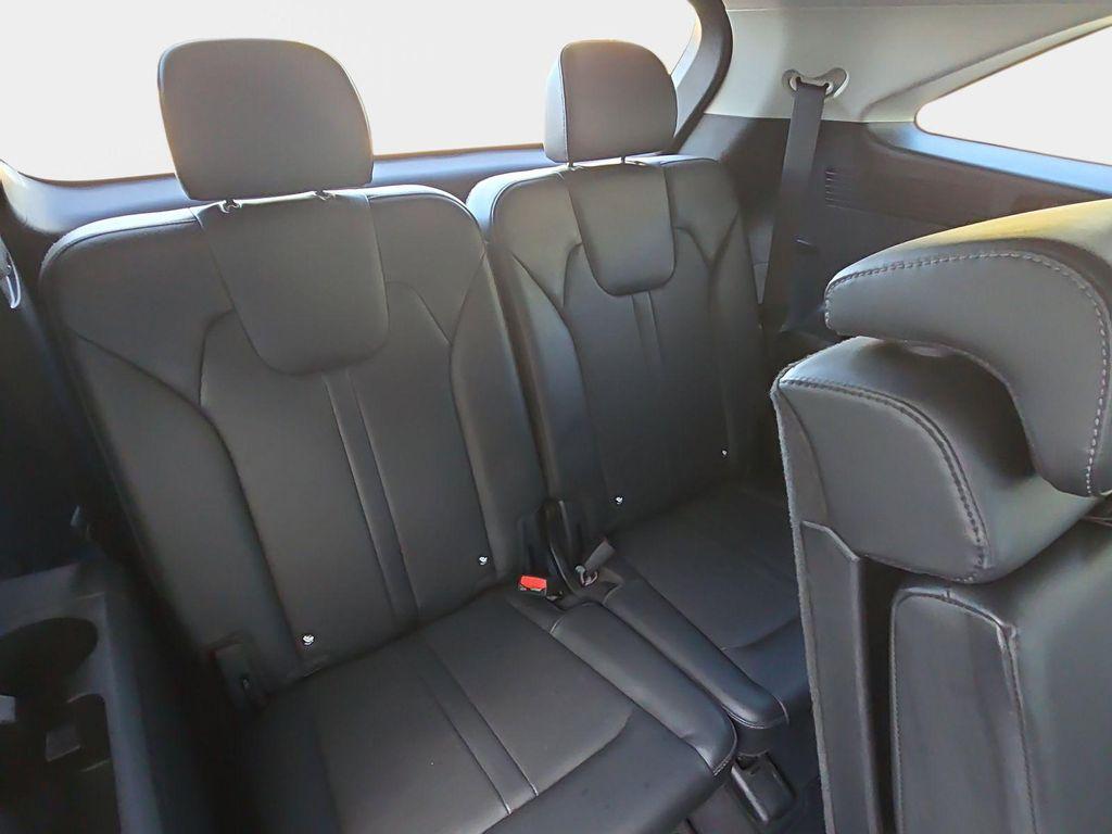 used 2024 Kia Sorento car, priced at $27,991