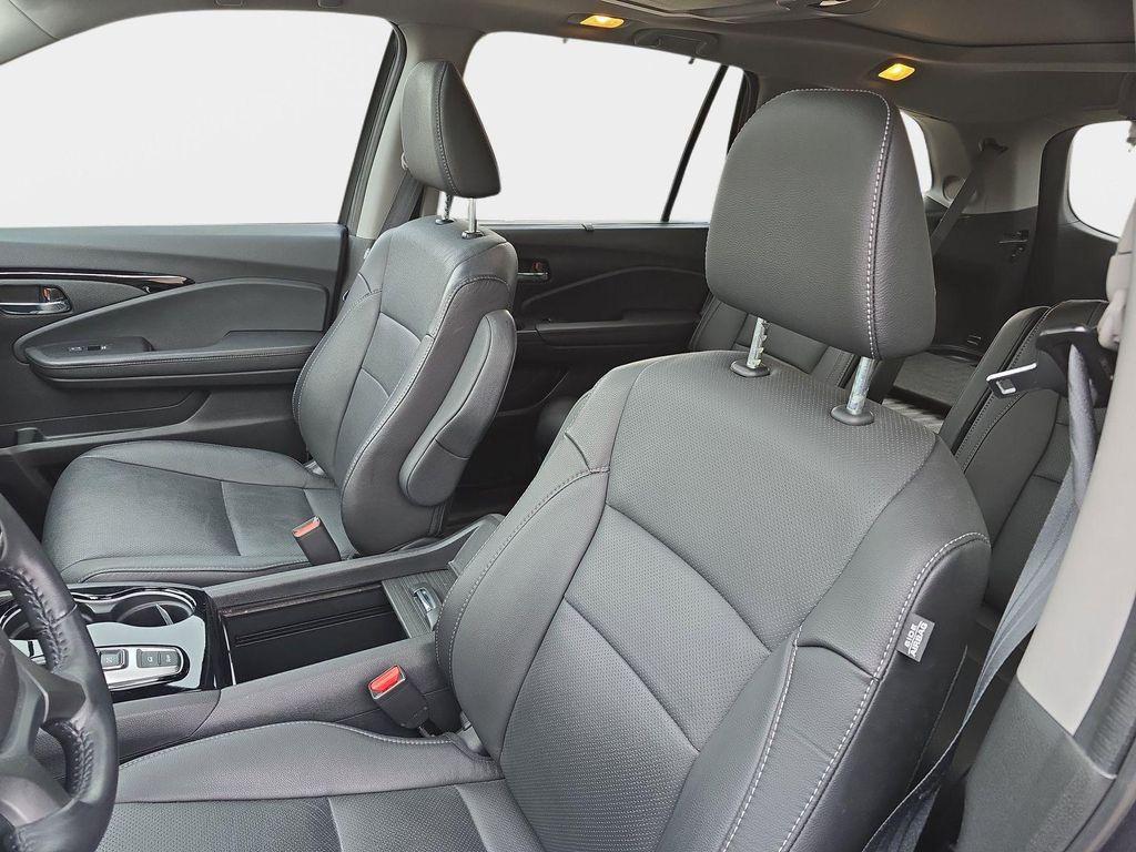 used 2021 Honda Pilot car, priced at $32,976
