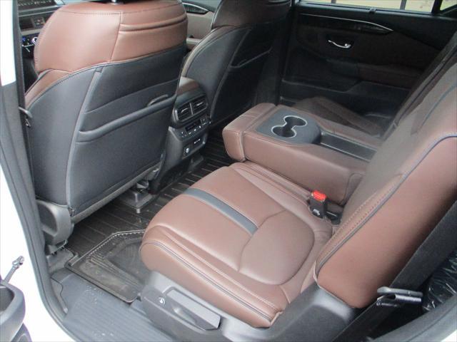 new 2025 Honda Pilot car, priced at $54,985