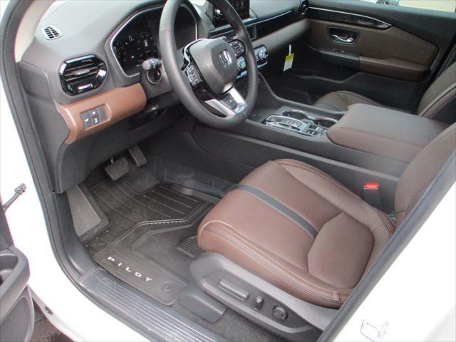 new 2025 Honda Pilot car, priced at $54,985