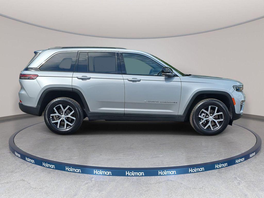 used 2024 Jeep Grand Cherokee car, priced at $36,990