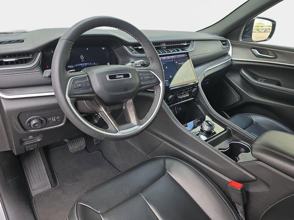 used 2024 Jeep Grand Cherokee car, priced at $36,990
