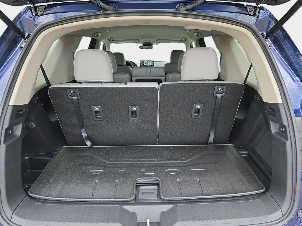 new 2025 Honda Pilot car, priced at $45,200
