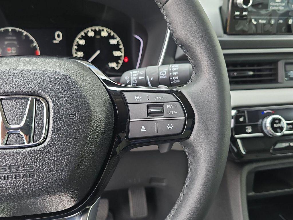 new 2025 Honda Pilot car, priced at $45,200