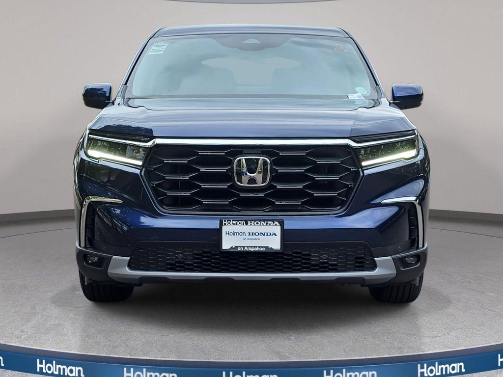 new 2025 Honda Pilot car, priced at $45,200