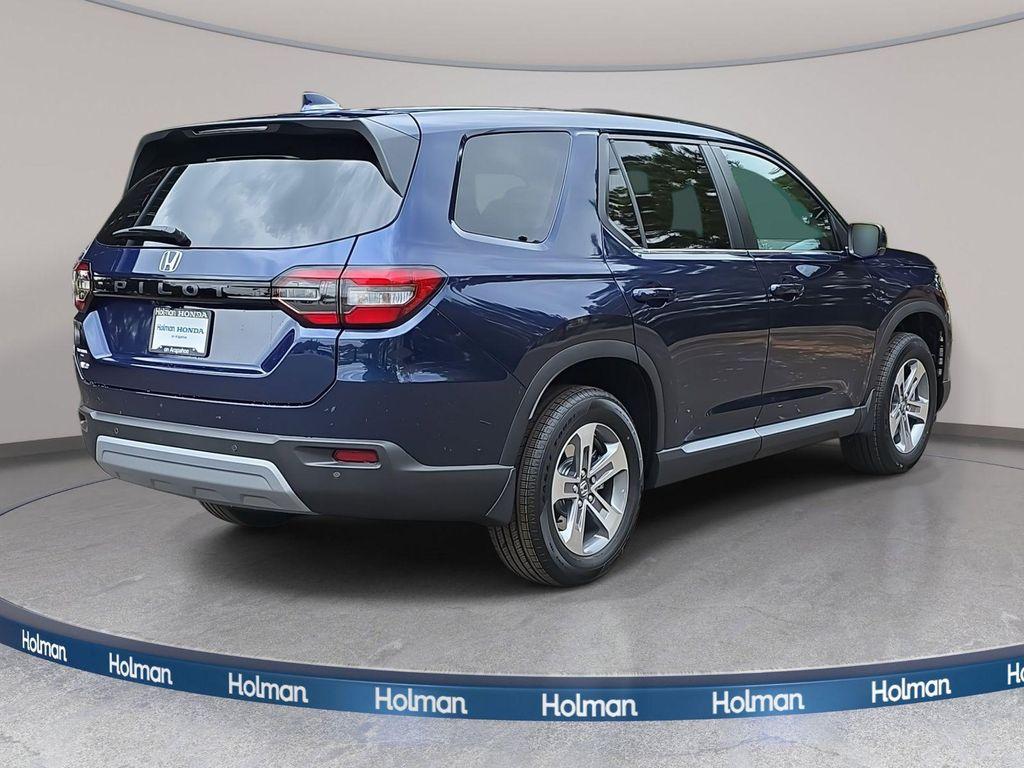 new 2025 Honda Pilot car, priced at $45,200