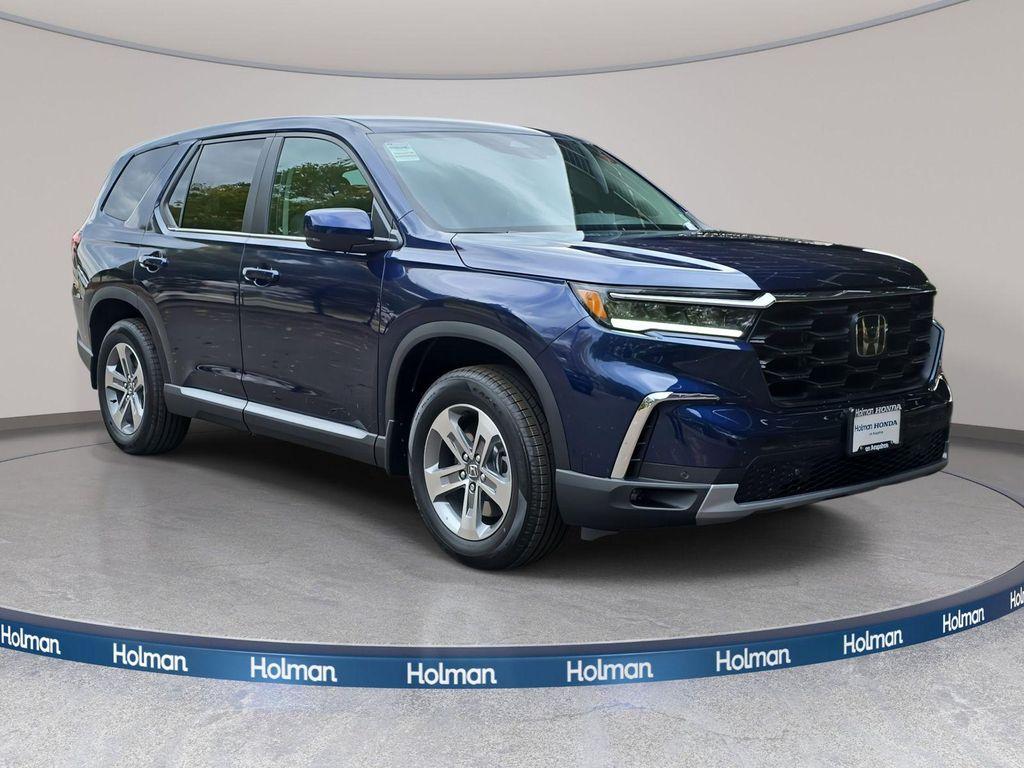 new 2025 Honda Pilot car, priced at $45,200