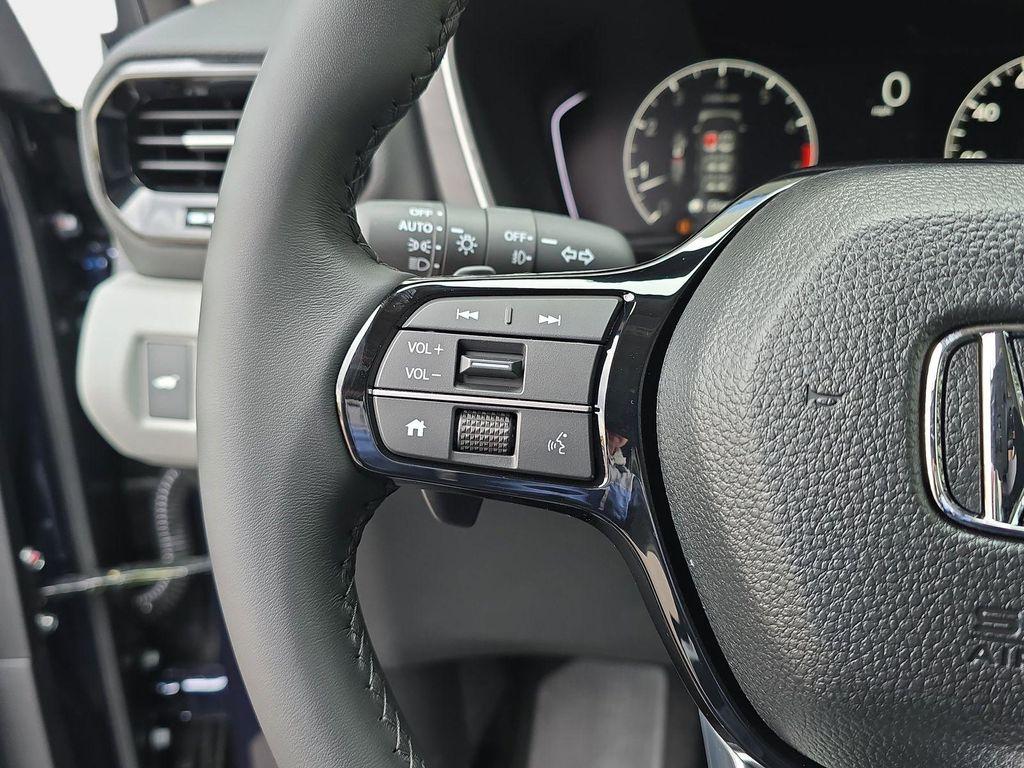 new 2025 Honda Pilot car, priced at $45,200