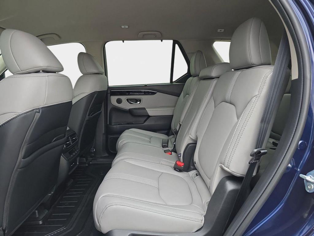 new 2025 Honda Pilot car, priced at $45,200