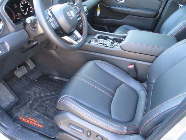 new 2025 Honda Pilot car, priced at $48,955