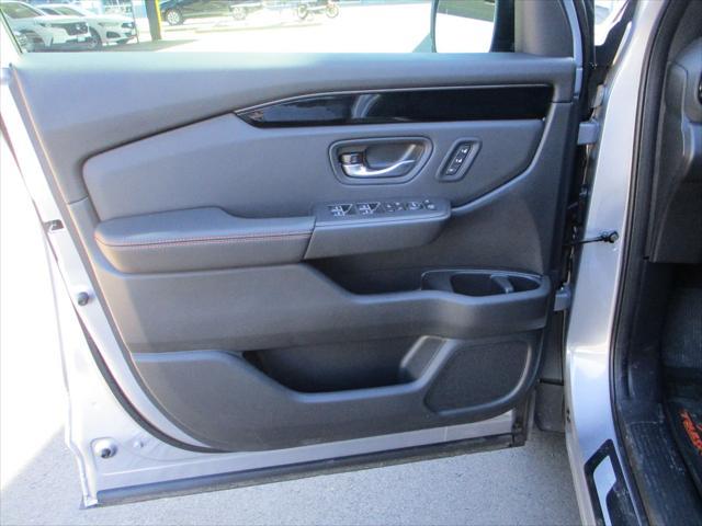 new 2025 Honda Pilot car, priced at $48,955