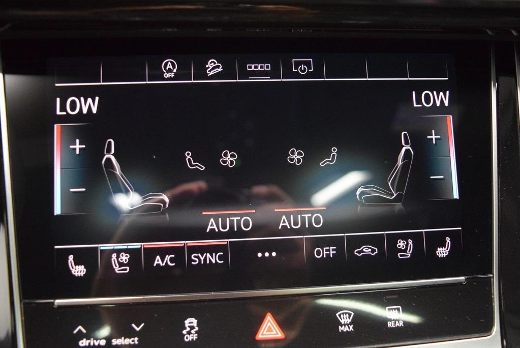 new 2025 Audi Q7 car, priced at $77,540