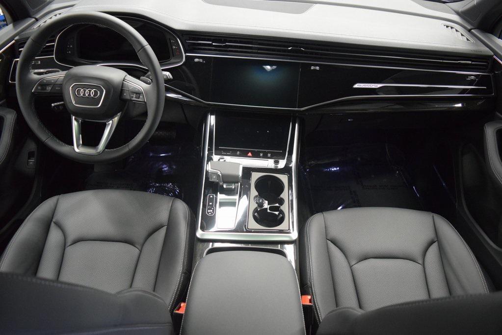 new 2025 Audi Q7 car, priced at $77,540