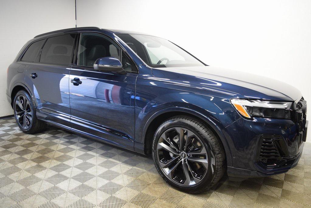 new 2025 Audi Q7 car, priced at $77,540