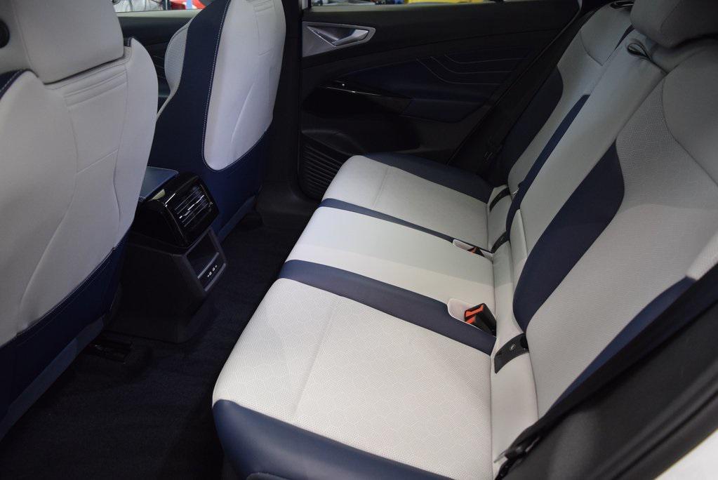 new 2025 Volkswagen ID.4 car, priced at $52,731