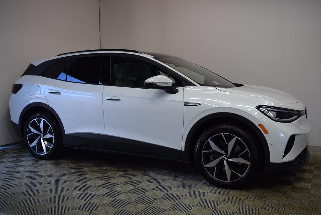 new 2025 Volkswagen ID.4 car, priced at $52,731