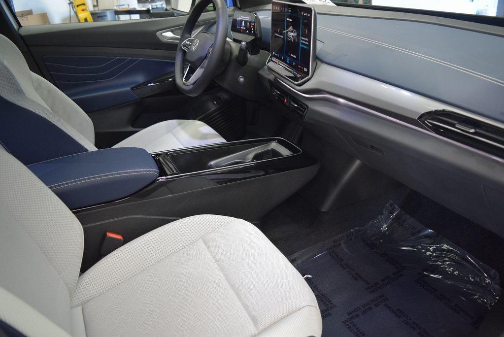 new 2025 Volkswagen ID.4 car, priced at $52,731