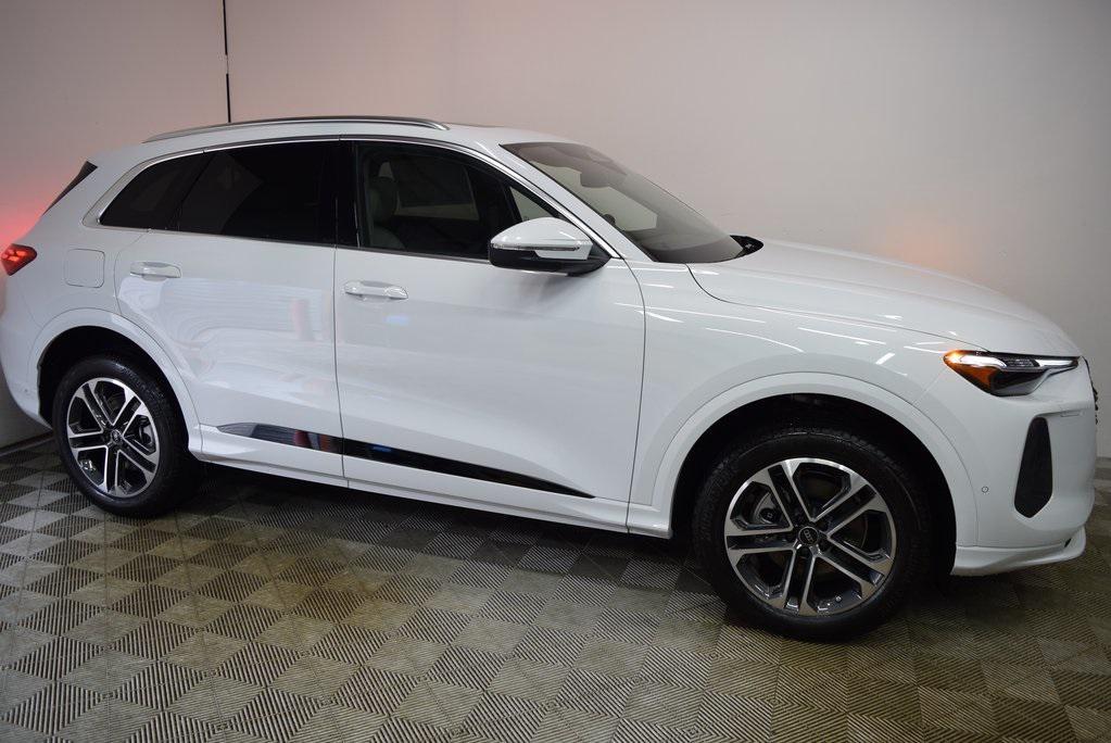 new 2025 Audi Q5 car, priced at $59,640