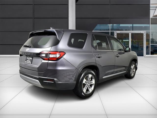 used 2024 Honda Pilot car, priced at $40,999