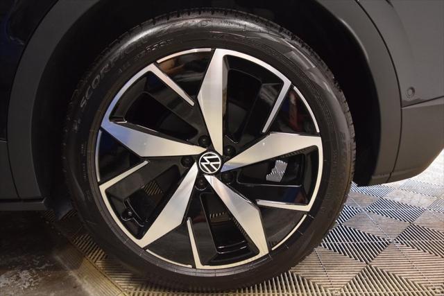 new 2025 Volkswagen ID.4 car, priced at $52,276