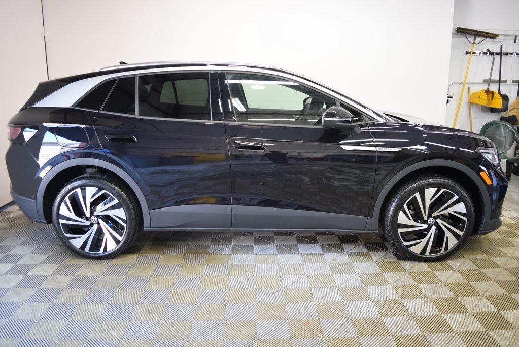 new 2025 Volkswagen ID.4 car, priced at $59,376