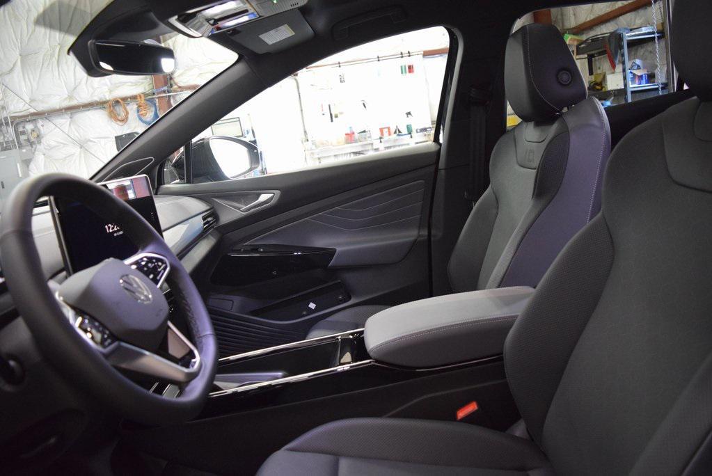 new 2025 Volkswagen ID.4 car, priced at $59,376