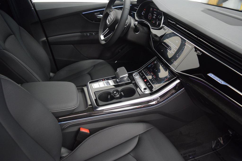 new 2025 Audi Q7 car, priced at $77,450