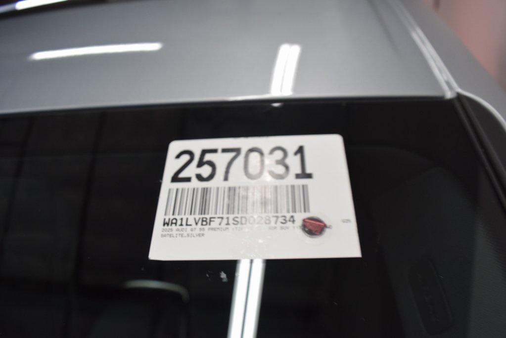 new 2025 Audi Q7 car, priced at $77,450