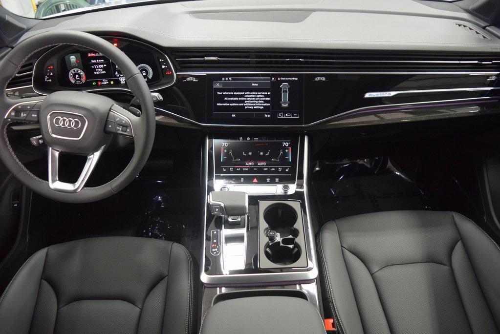 new 2025 Audi Q7 car, priced at $77,450