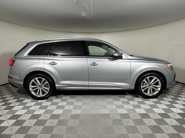 new 2025 Audi Q7 car, priced at $81,140