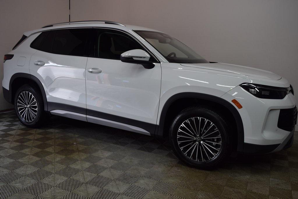 new 2025 Volkswagen Tiguan car, priced at $33,877