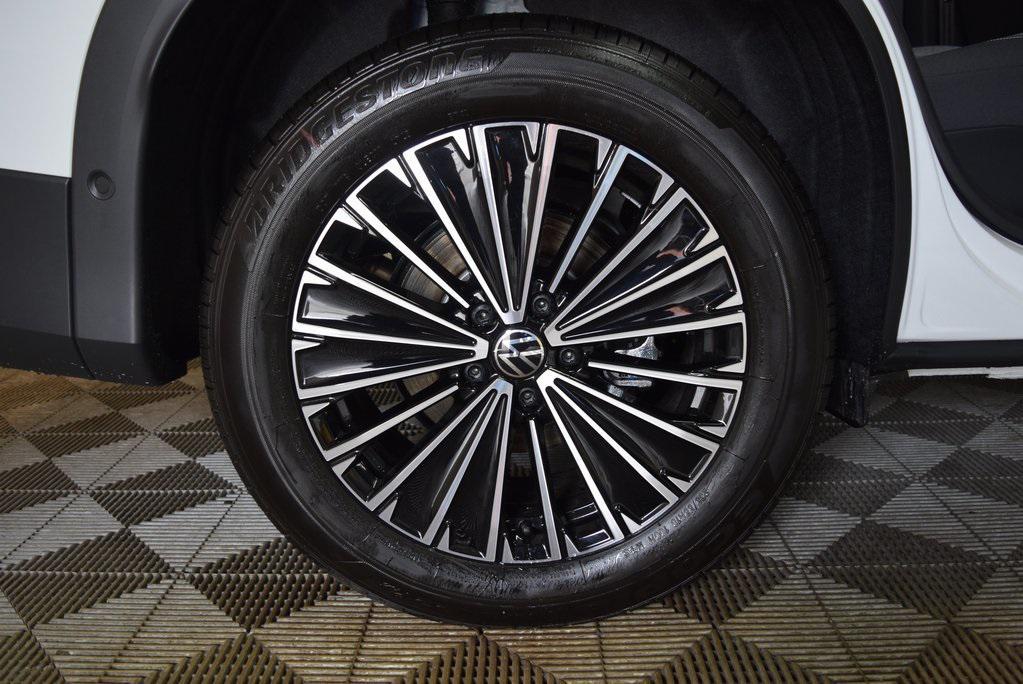 new 2025 Volkswagen Tiguan car, priced at $33,877