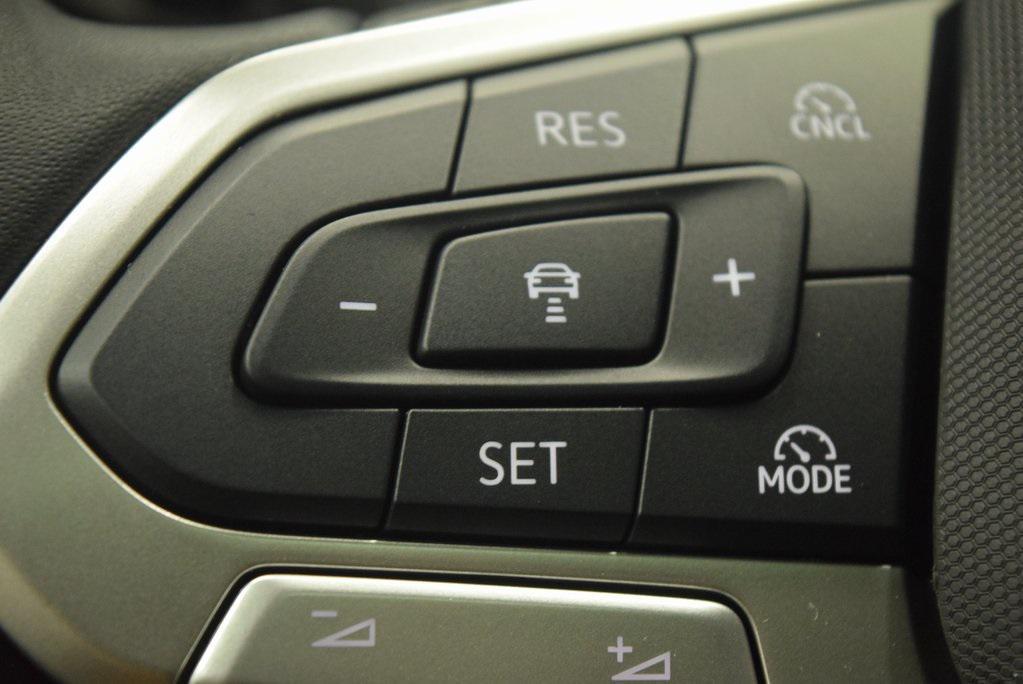 new 2025 Volkswagen Tiguan car, priced at $37,576