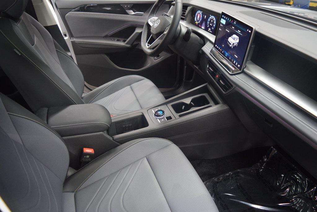 new 2025 Volkswagen Tiguan car, priced at $37,576