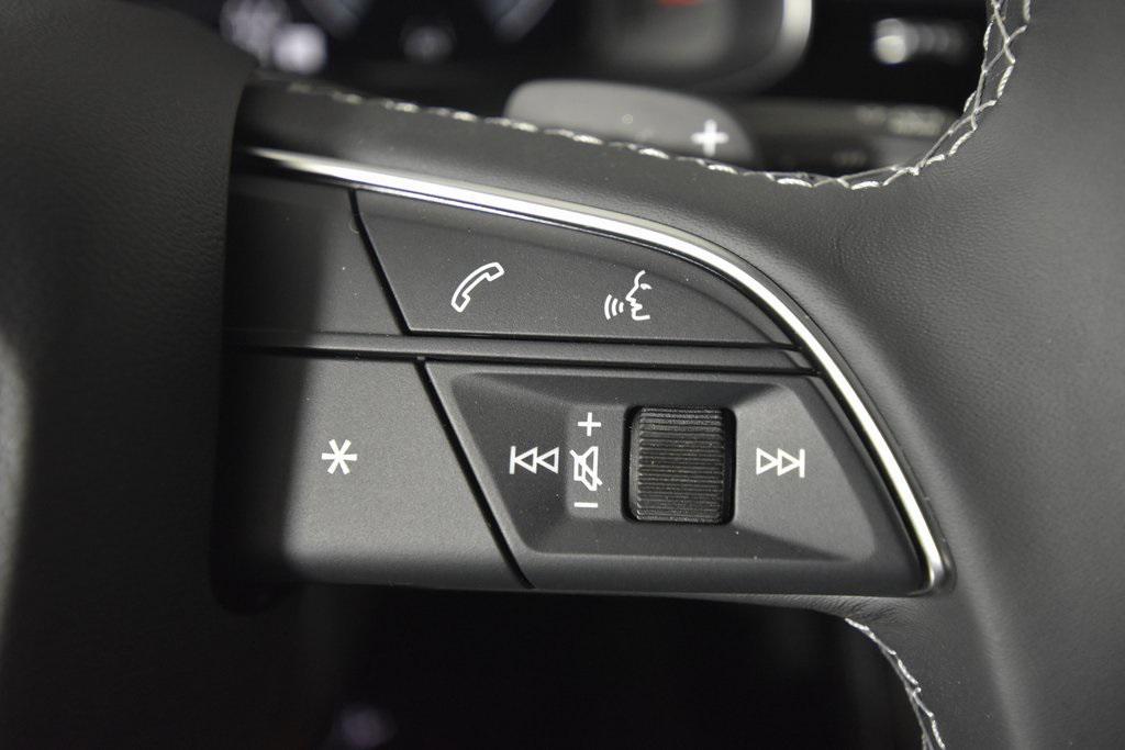 new 2025 Audi Q7 car, priced at $85,100